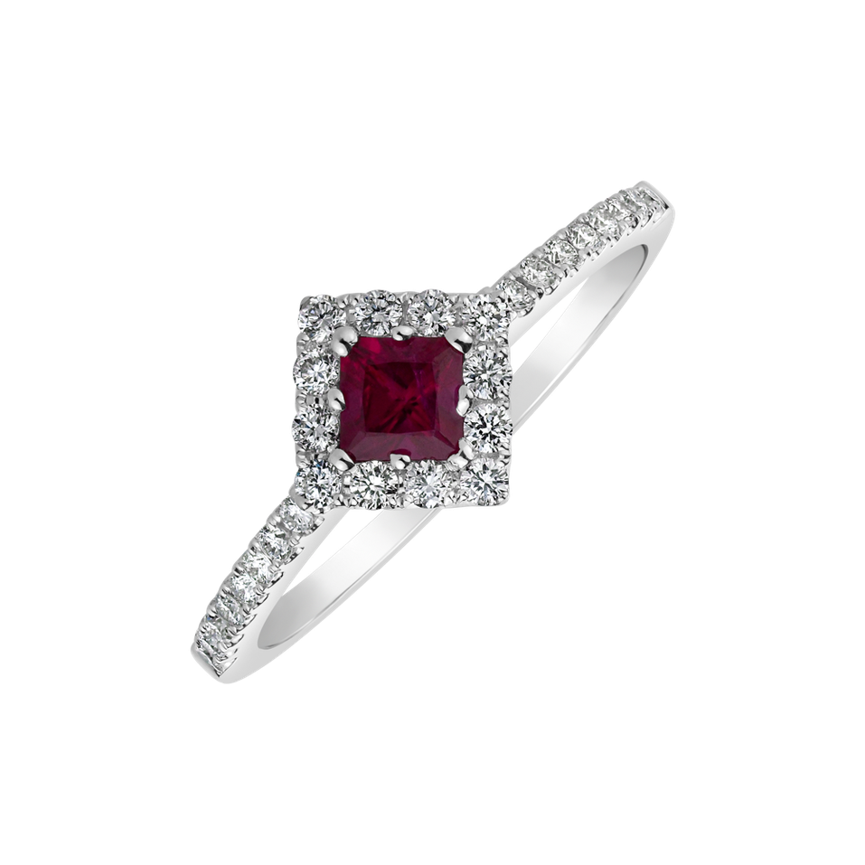 Diamond ring with Ruby Lyonell