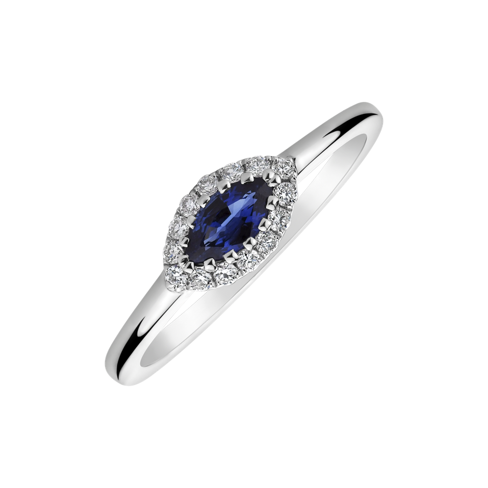 Diamond ring with Sapphire Roxanne