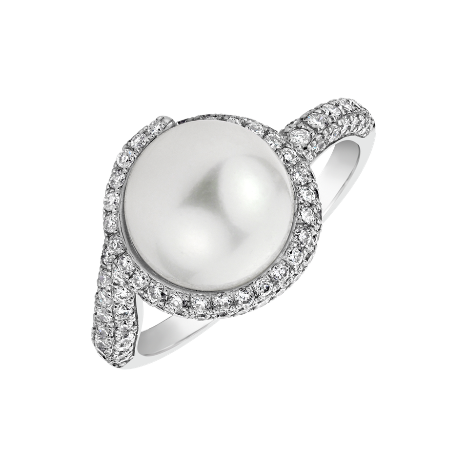 Diamond ring with Pearl Marine