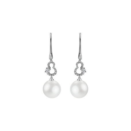 Diamond earrings with Pearl Esdras