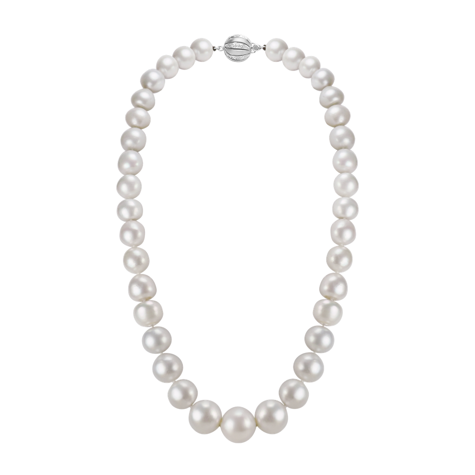 Diamond necklace with Pearl Shui