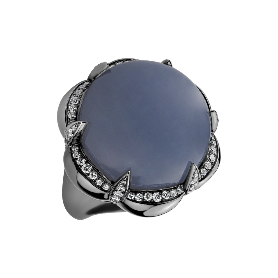 Diamond ring with Chalcedony Palomita