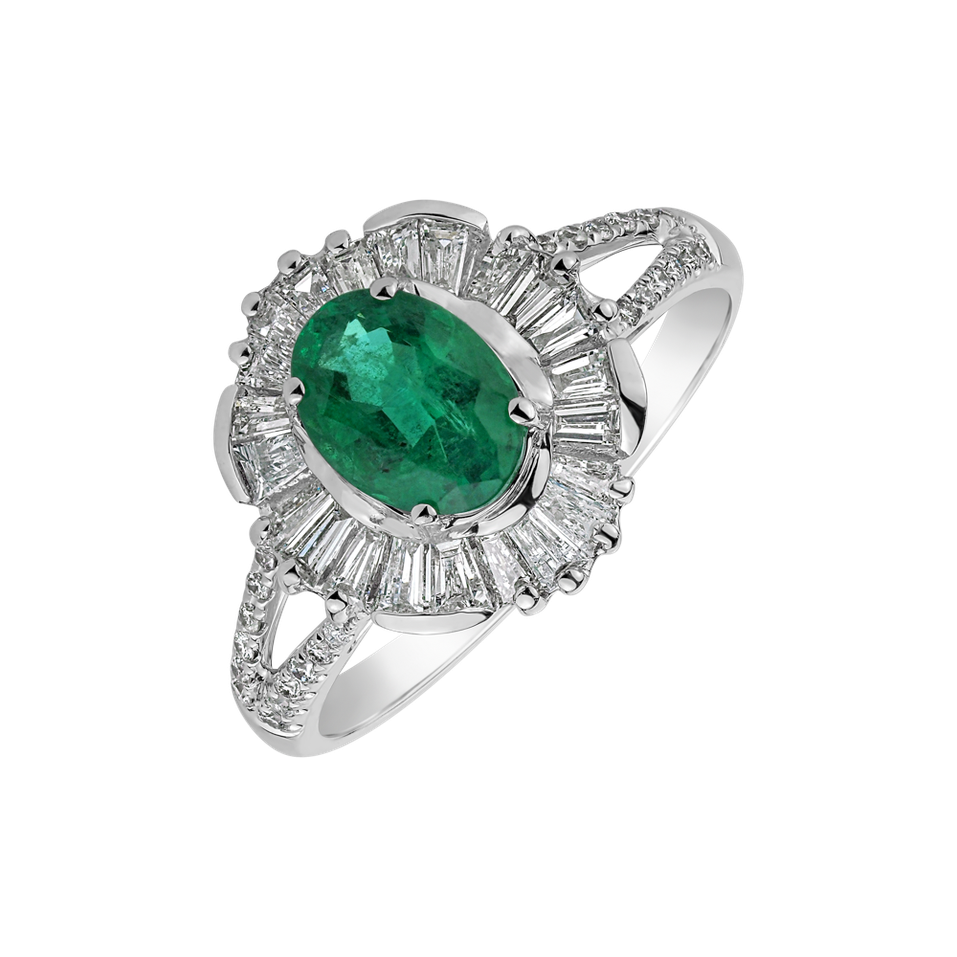 Diamond ring with Emerald Pristine Nobility