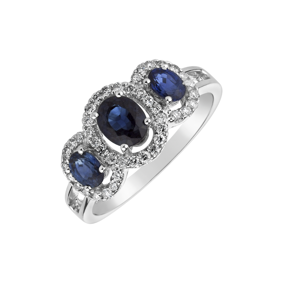 Diamond ring with Sapphire Luxury of Sapphire