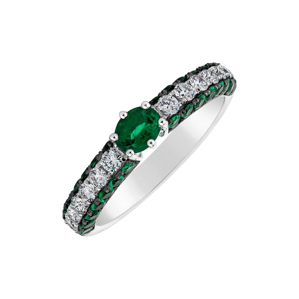 Diamond ring with Emerald The Emerald Way