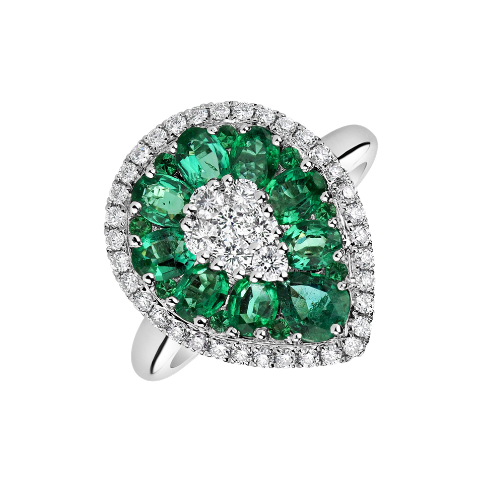 Diamond ring with Emerald Jongvale