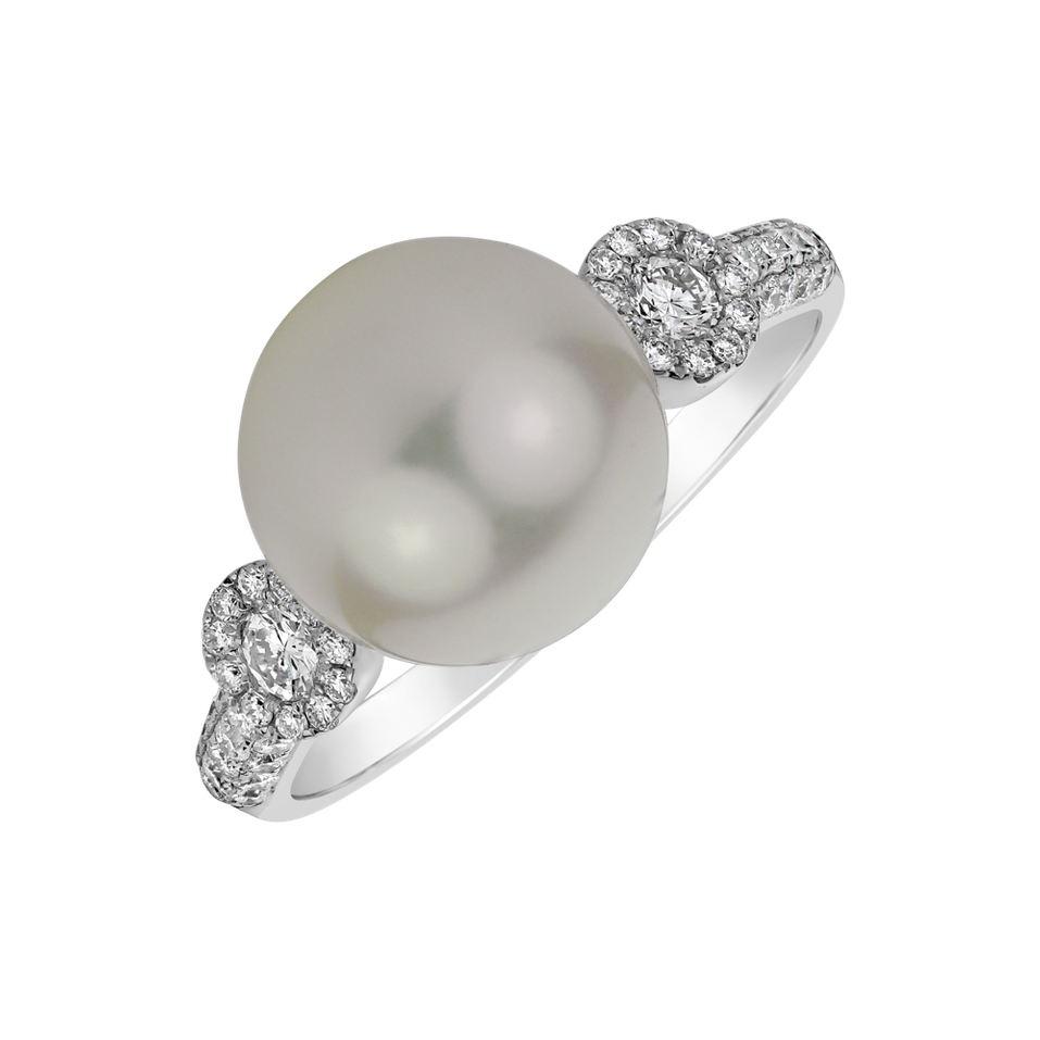 Diamond ring with Pearl Drowning