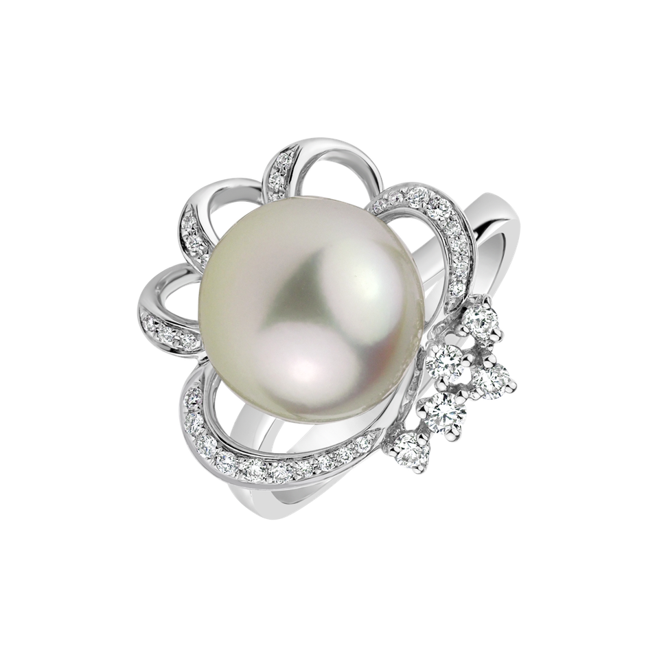 Diamond ring with Pearl Pearl Countess