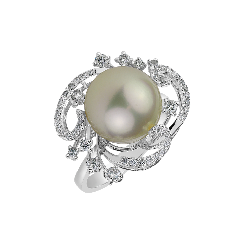 Diamond ring with Pearl No Suprises