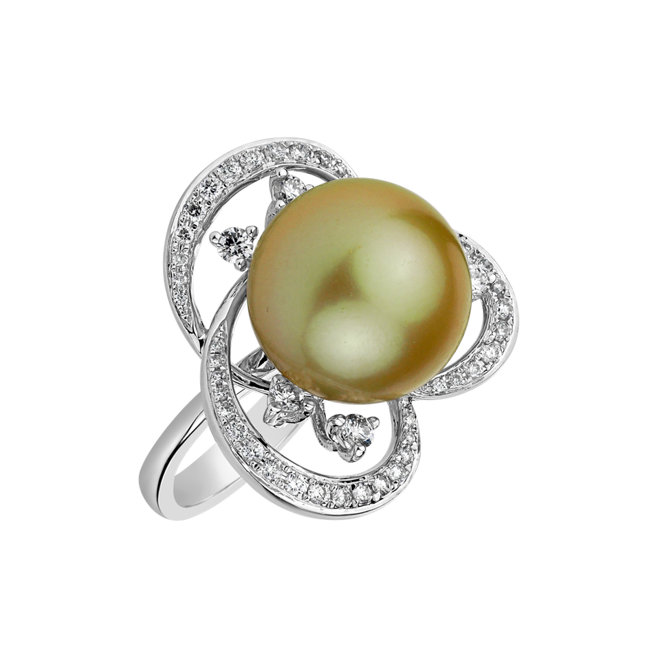 Diamond ring with Pearl Pearl Renaissance