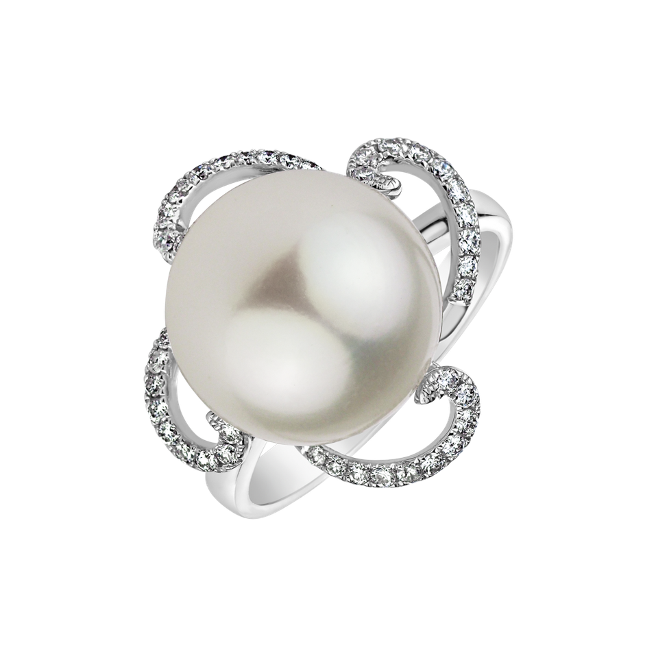 Diamond ring with Pearl Riverview