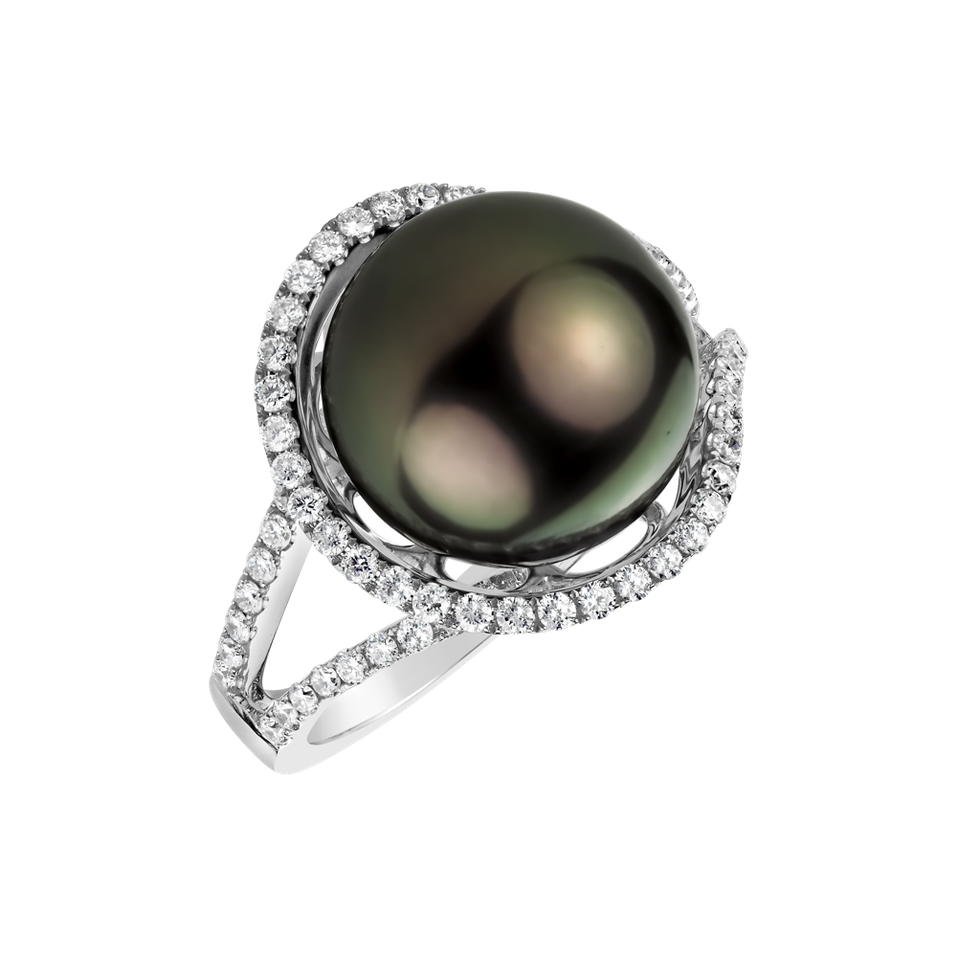 Diamond ring with Pearl Osborne