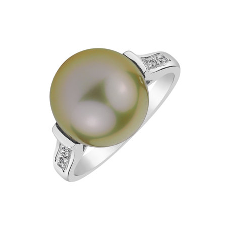 Diamond ring with Pearl Magic Spring