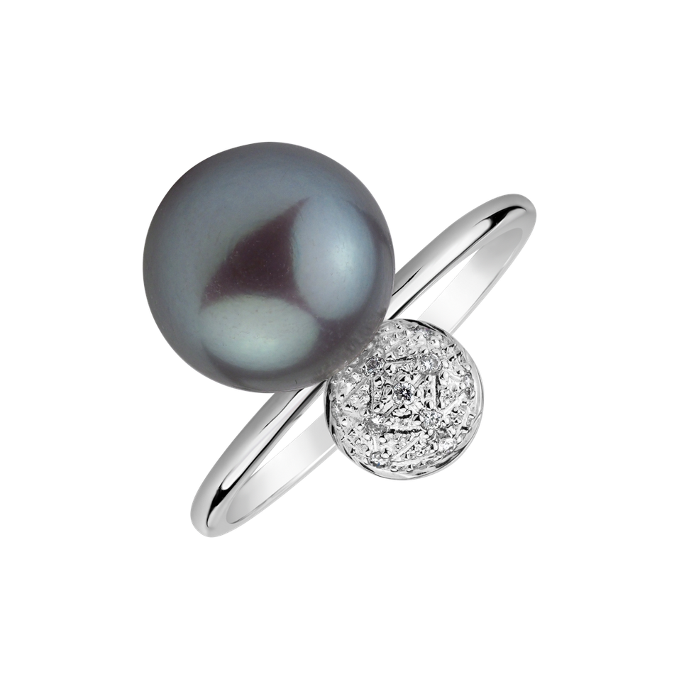 Diamond ring with Pearl Duchess Pleasure