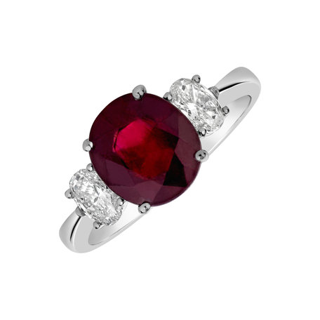 Diamond ring with Ruby Josephine