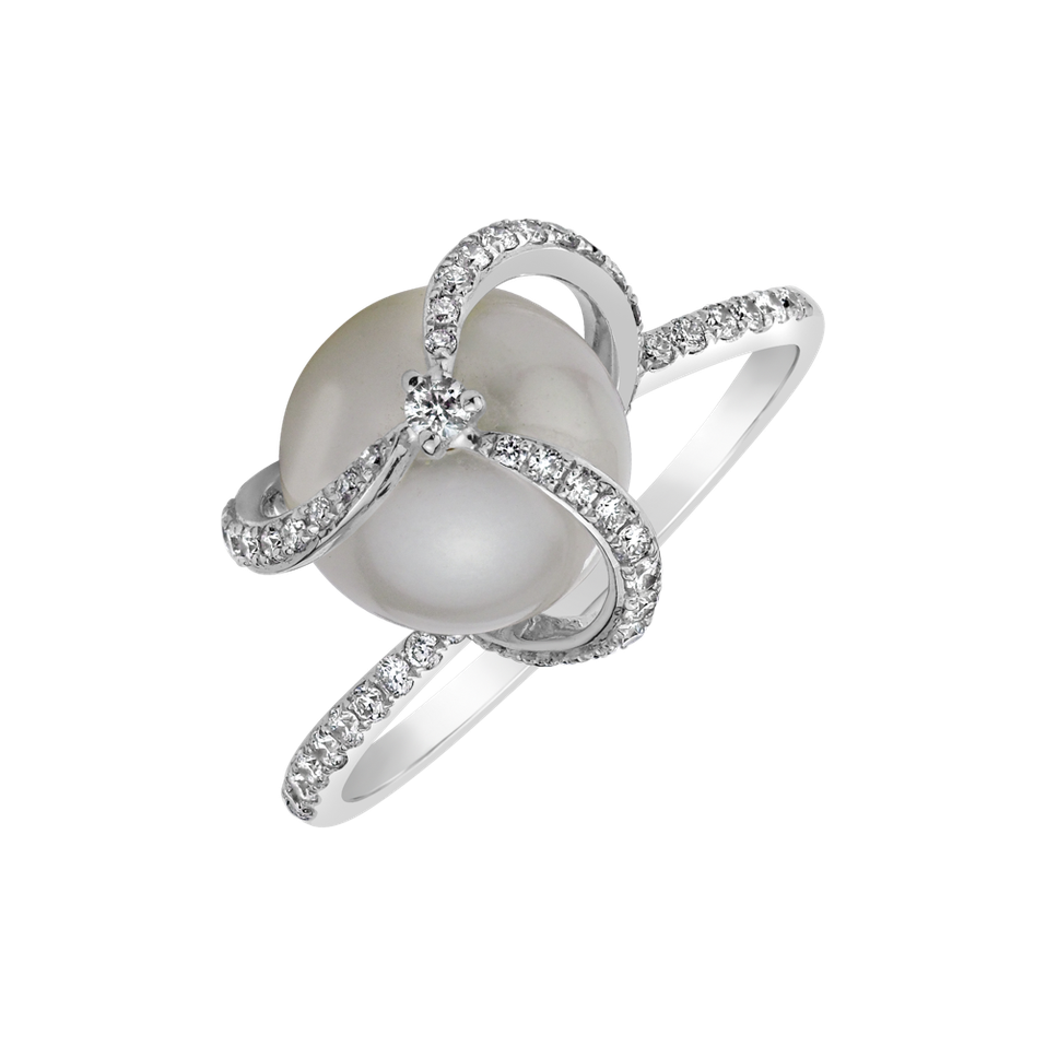 Diamond ring with Pearl Moon Reflection