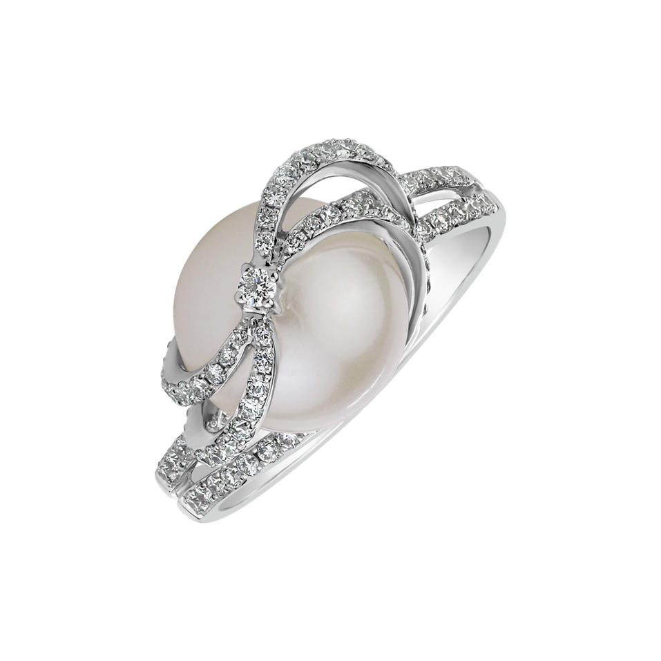 Diamond ring with Pearl Cry me a river