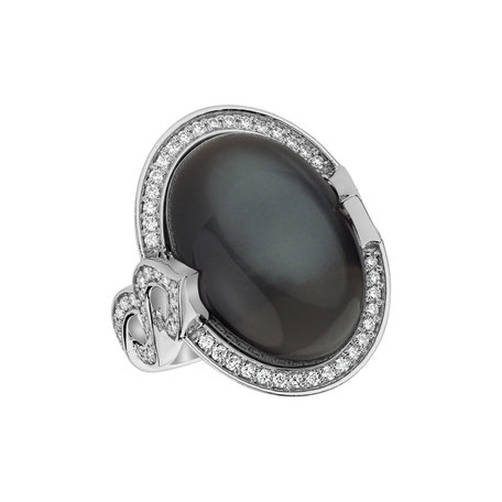 Diamond ring with Chalcedony Baroque Passion