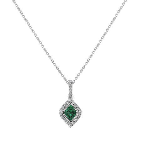 Diamond pendant with Emerald Fride