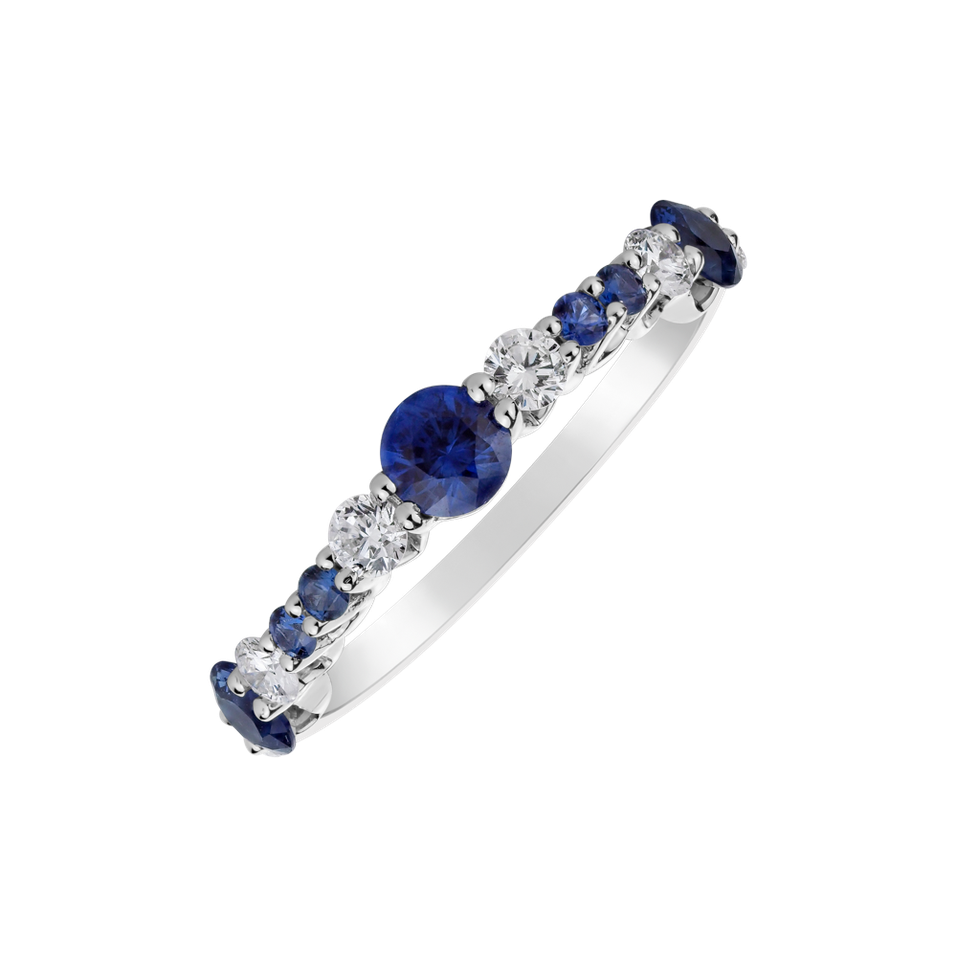 Diamond ring with Sapphire Maya