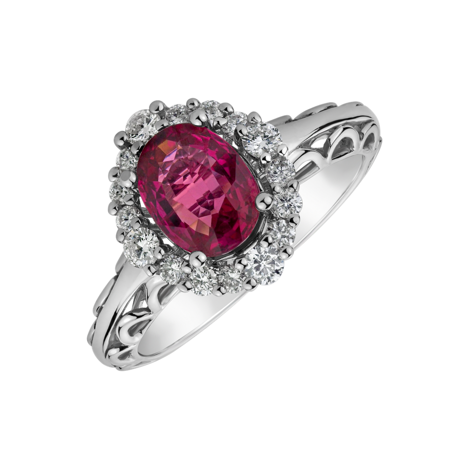 Diamond ring with Ruby Netharion