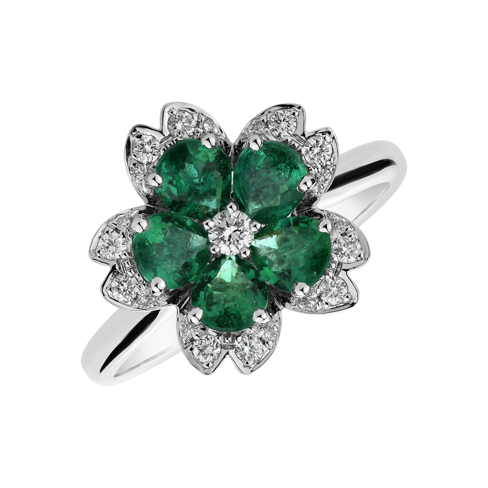 Diamond ring with Emerald Aristocrat Dream