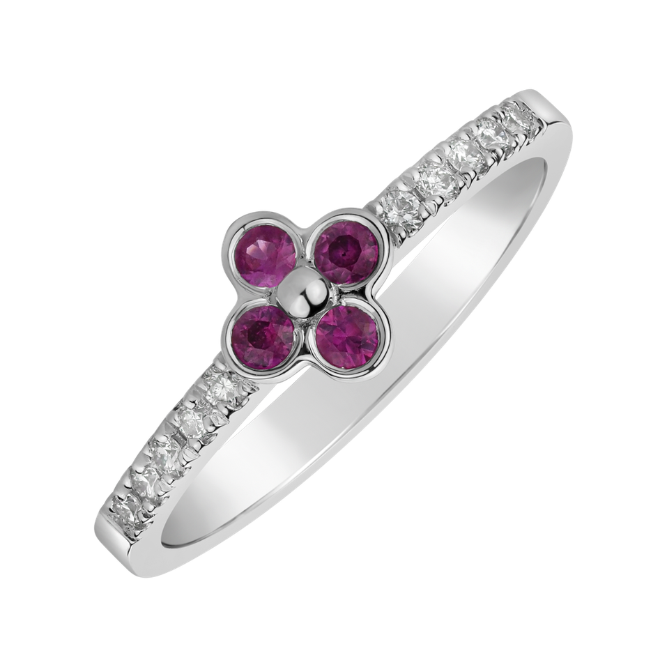 Diamond ring with Ruby Cloverina