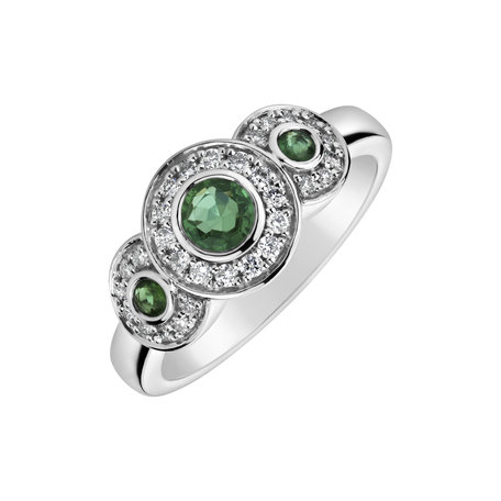 Diamond ring with Emerald Stylish Life