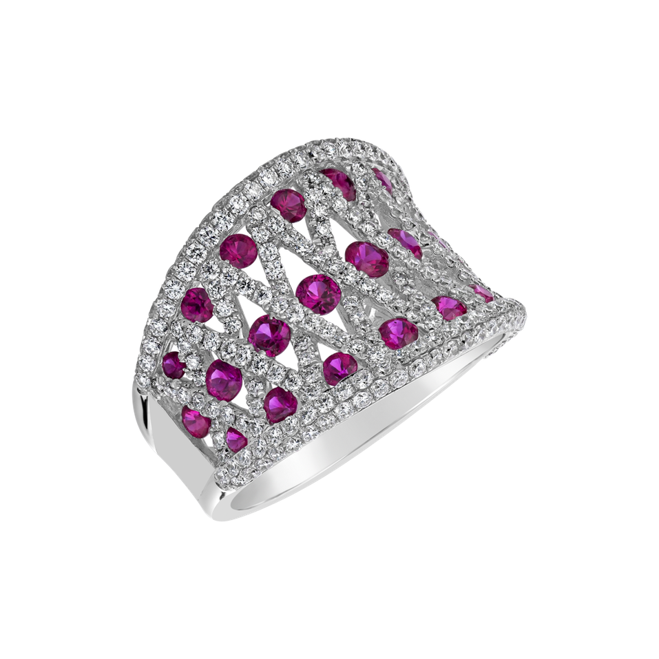 Diamond ring with Ruby Dominique