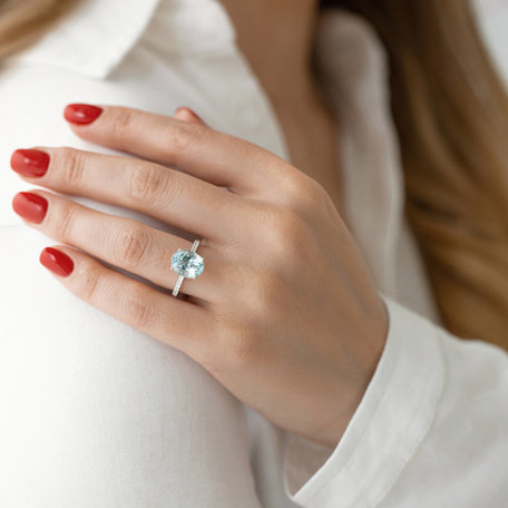 Diamond ring with Aquamarine Luxury Embrace