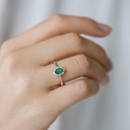 Diamond ring with Emerald Trixie Princess