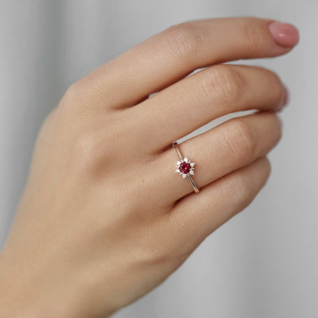 Diamond ring with Rhodolite Glowing Starlet