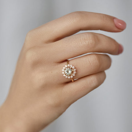 Diamond ring with Peridot Stellar Sun