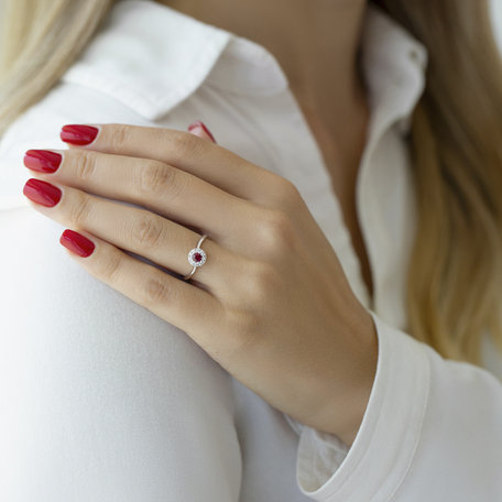 Diamond ring with Ruby Ravenna