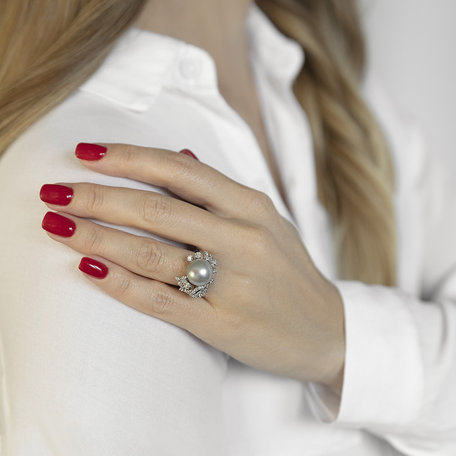 Diamond ring with Pearl Poetic Flowers