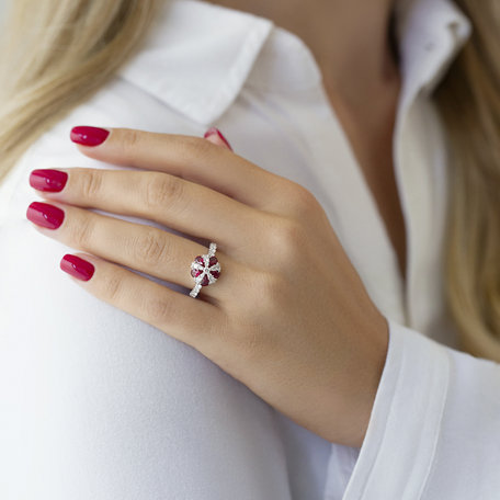 Diamond ring with Ruby Lady Flower