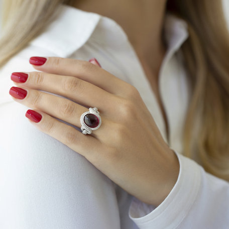 Diamond ring with Ruby Red Heaven