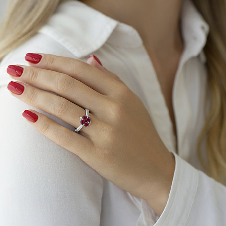 Diamond ring with Ruby Elliot