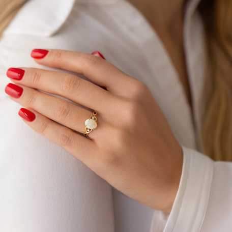 Diamond ring with Opal Gloria Law