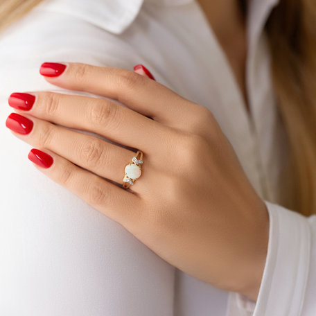 Diamond ring with Opal Kendra Strange