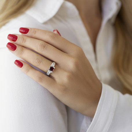 Diamond ring with Tourmalíne Red Poem