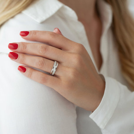 Ring with black and white diamonds Diamond Message