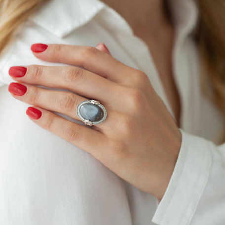 Diamond ring with Chalcedony Baroque Passion