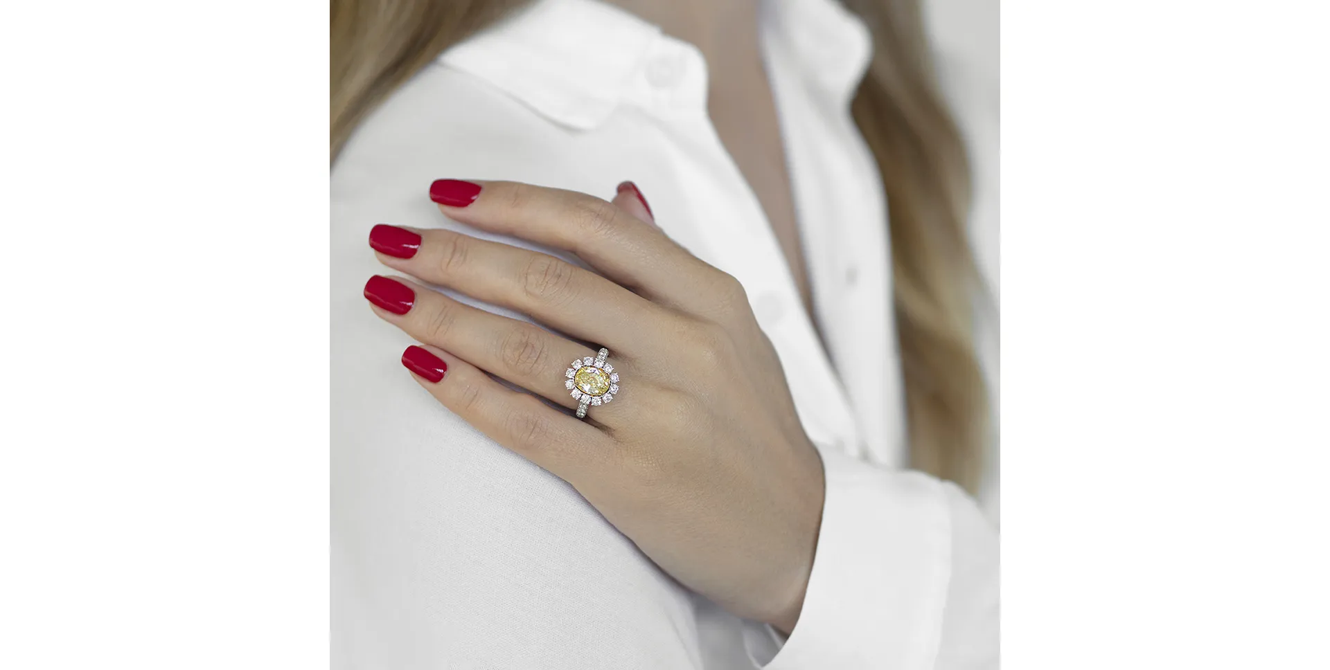 Ring with yellow diamonds and white diamonds Bright Sunrise