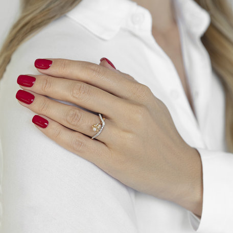 Diamond ring with Pearl Lake Flower