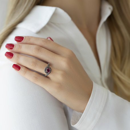 Ring with black diamonds and Tourmalíne Chandler