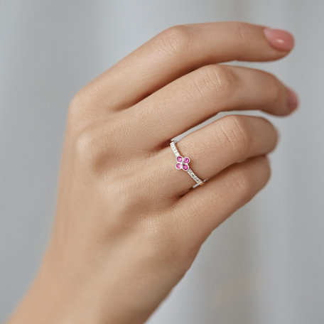 Diamond ring with Ruby Cloverina