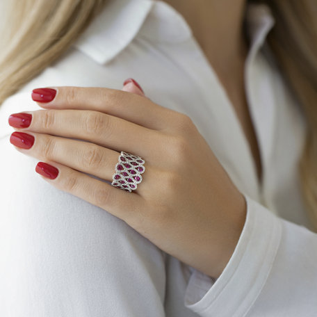 Diamond ring with Ruby Cosette