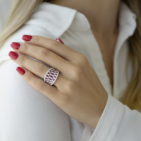 Diamond ring with Ruby Dominique