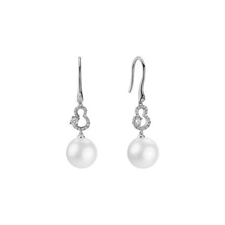 Diamond earrings with Pearl Esdras